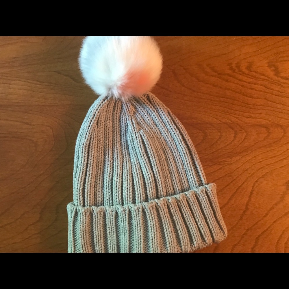 J.Crew Winter Pom Beanie - Picture 1 of 5